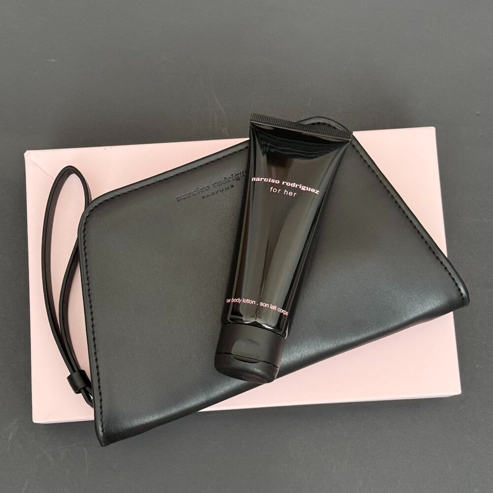 Narciso Rodriguez For Her 2-pc set: Body Lotion  & Pouch